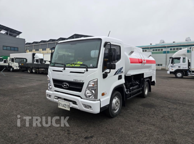 현대 탱크로리 메가트럭 5,000L 수동 - 중고 트럭 매물 이미지