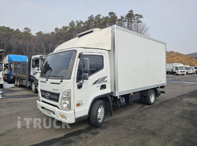 현대 올뉴마이티 2.5톤 냉동탑 - 중고 트럭 매물 이미지