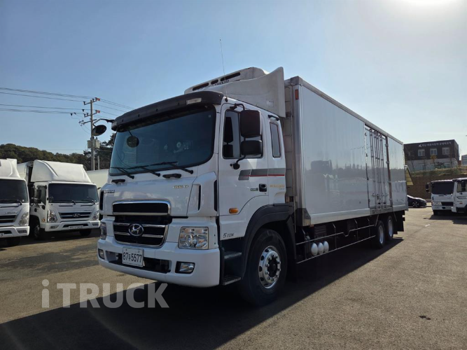 현대 메가트럭 와이드캡 300 후축 냉동탑 5톤 수동 - 중고 트럭 매물 이미지