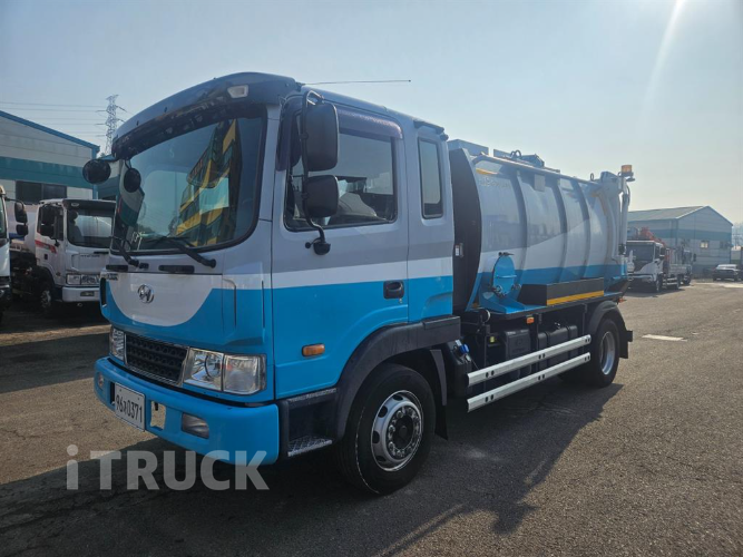 현대 음식물차 메가트럭 5톤 - 중고 트럭 매물 이미지