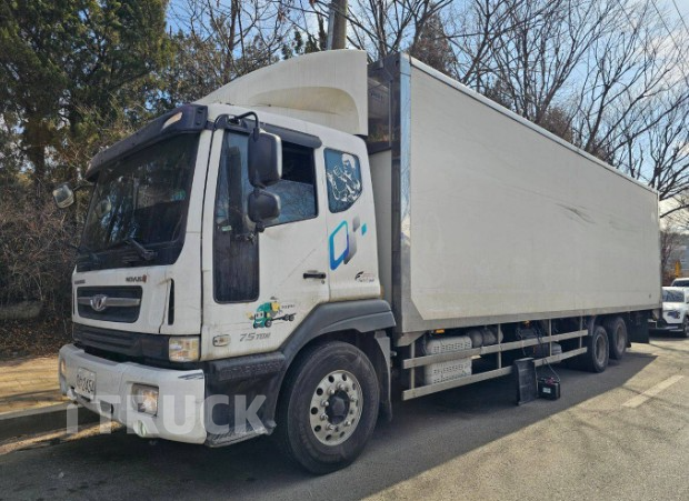 타타대우 노부스 280 후축 냉동윙 7.5톤 수동 - 중고 트럭 매물 이미지