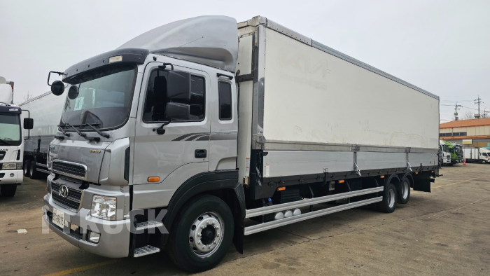 현대 메가트럭 와이드캡 300 후축 냉장윙 10.1톤 수동 - 중고 트럭 매물 이미지