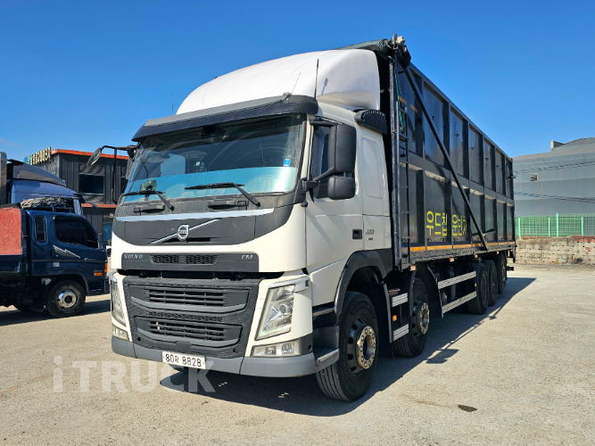 볼보 25.6톤 500 후축 무빙워크(워킹카) 오토 - 중고 트럭 매물 이미지