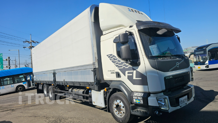 볼보 FL 280 후축 윙바디 4.5톤 오토 - 중고 트럭 매물 이미지