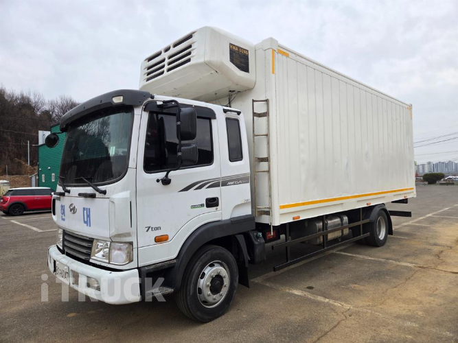 현대 메가트럭 280 단바리 냉동탑 5톤 수동 - 중고 트럭 매물 이미지