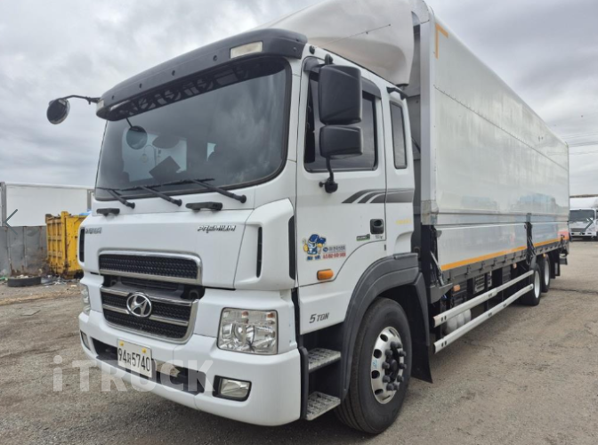 현대 메가트럭 와이드캡 300 후축 윙바디 4.5톤 수동 - 중고 트럭 매물 이미지