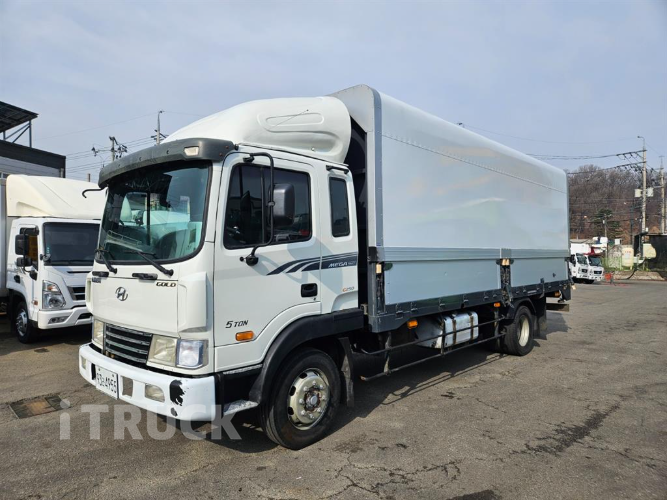 현대 메가트럭 250 단바리 윙바디 4.5톤 수동 - 중고 트럭 매물 이미지