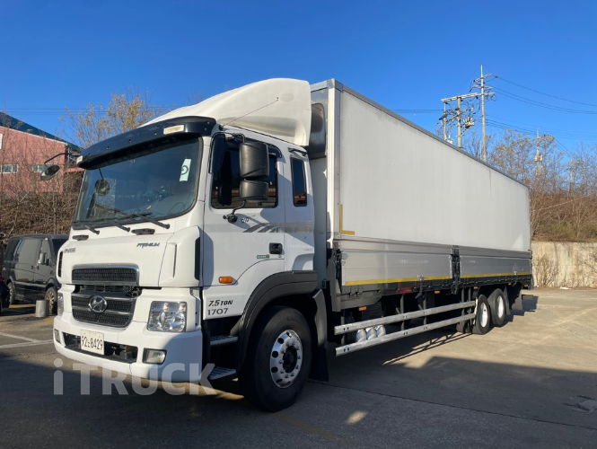 현대 메가트럭 와이드캡 300 후축 냉장윙 7.5톤 수동 - 중고 트럭 매물 이미지