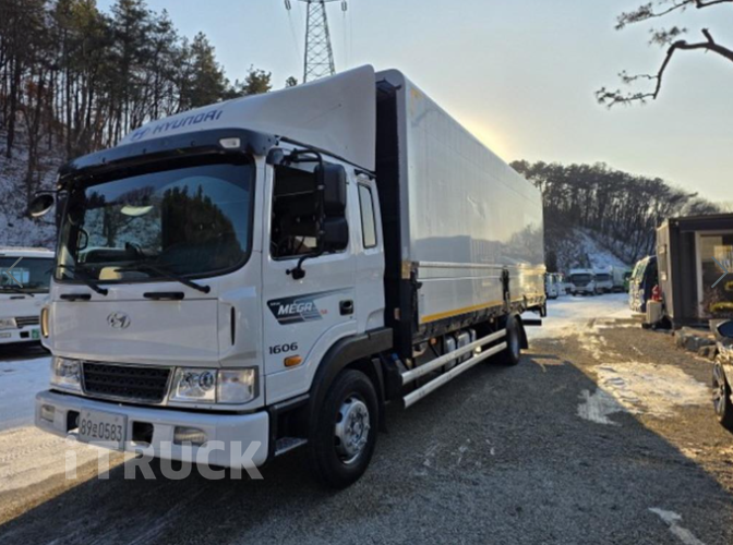 현대 메가트럭 280 단바리 윙바디 5톤 수동 - 중고 트럭 매물 이미지