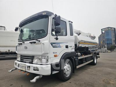 현대 살수차 메가트럭 스텐탱크 7,700L 수동 - 중고 트럭 매물 이미지