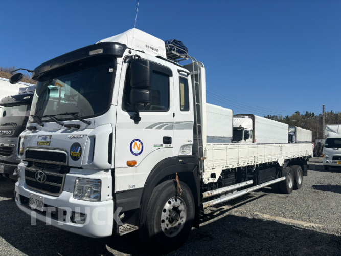 현대 메가트럭 와이드캡 300 후축 카고 4.5톤 수동 - 중고 트럭 매물 이미지