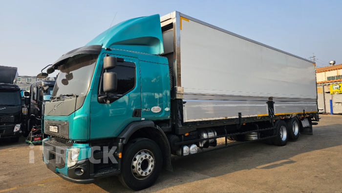 볼보 FE 350 후축 윙바디 9.5톤 오토 - 중고 트럭 매물 이미지