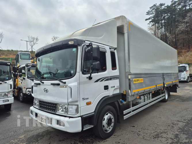 현대 메가트럭 280 단바리 윙바디 5톤 수동 - 중고 트럭 매물 이미지