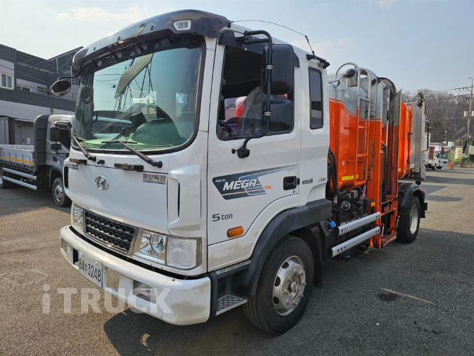 현대 음식물차 메가트럭 5톤 - 중고 트럭 매물 이미지