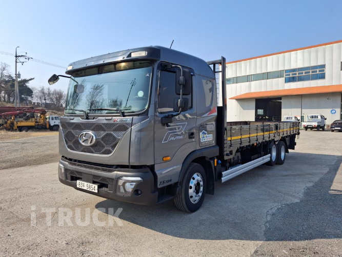 현대 파비스 300 앞축 카고 7.5톤 오토 - 중고 트럭 매물 이미지