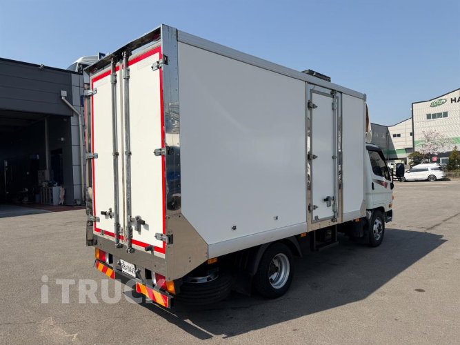 현대 마이티큐티 2톤 냉동탑 - 중고 트럭 매물 이미지