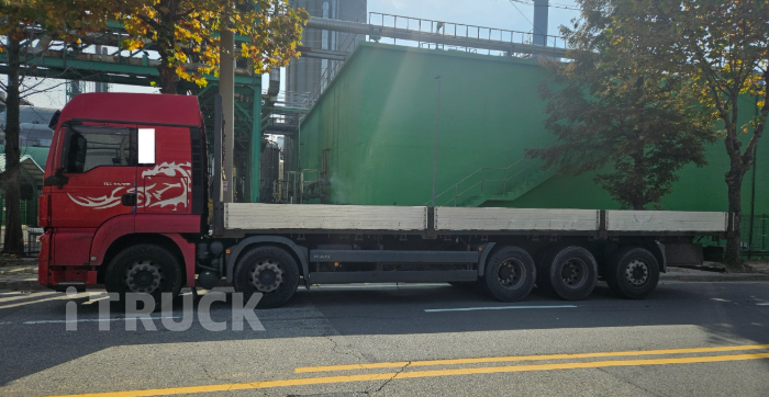 만 TGS 후축 카고 25.5톤 오토 - 중고 트럭 매물 이미지