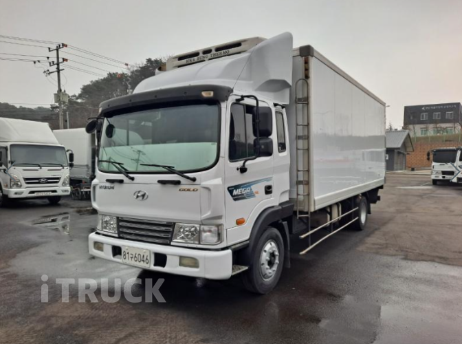 현대 메가트럭 250 단바리 냉동탑 5톤 수동 - 중고 트럭 매물 이미지
