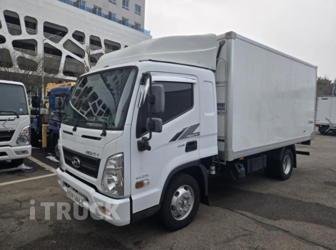 현대 올뉴마이티 2.5톤 냉동탑 - 중고 트럭 매물 이미지