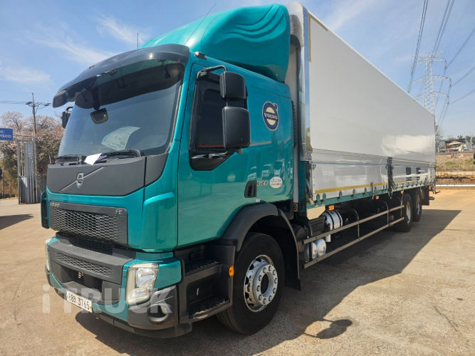 볼보 FE 350 후축 윙바디 9.5톤 오토 - 중고 트럭 매물 이미지