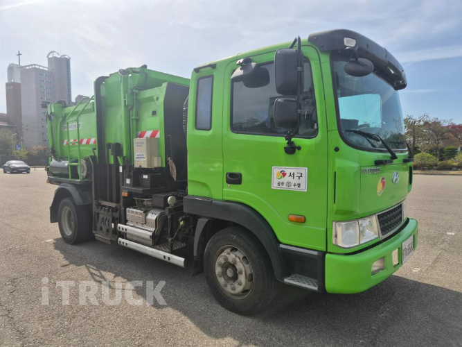 현대 음식물차 메가트럭 7.5톤 - 중고 트럭 매물 이미지