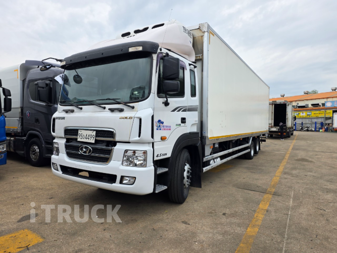 현대 메가트럭 와이드캡 300 후축 냉장윙 4.5톤 수동 - 중고 트럭 매물 이미지