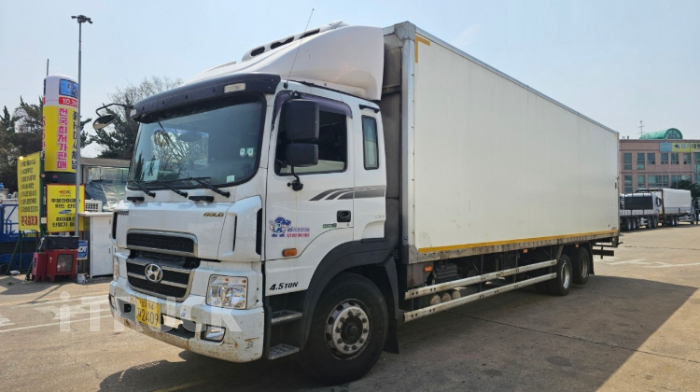 현대 메가트럭 와이드캡 300 후축 냉장윙 4.5톤 수동 - 중고 트럭 매물 이미지