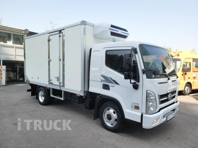 현대 올뉴마이티 2.5톤 냉동탑 - 중고 트럭 매물 이미지