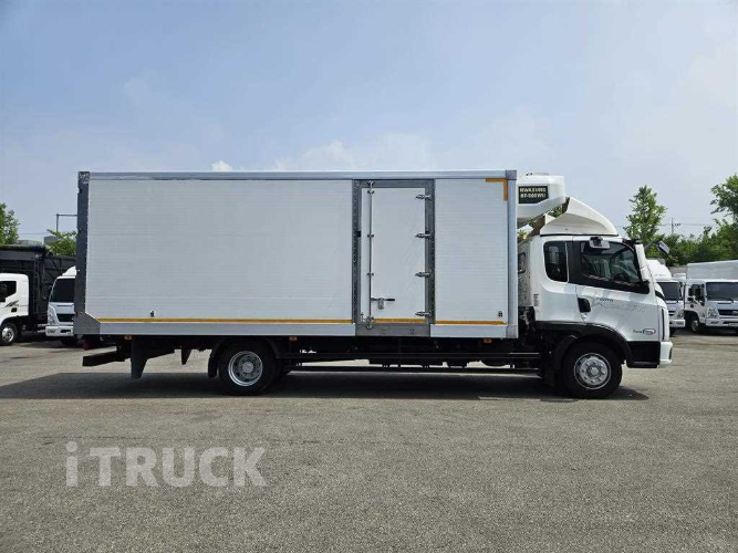 타타대우 더쎈 4톤 광폭 냉동탑 투냉 조르다 - 중고 트럭 매물 이미지