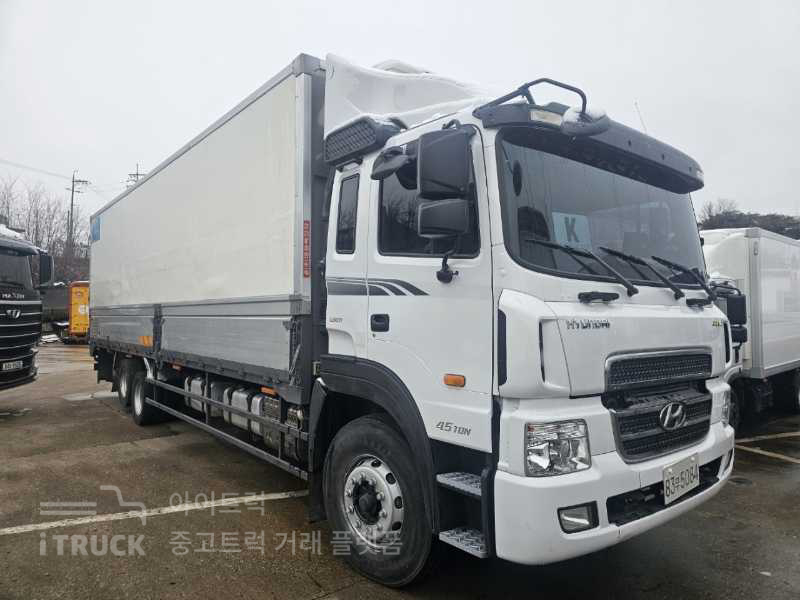 메가트럭 와이드캡 300 후축 냉장/냉동차 4.5톤 수동 - 중고 트럭 매물 이미지