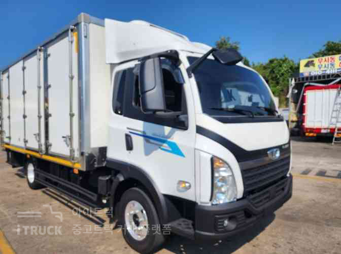 더쎈 4톤 냉동탑 - 중고 트럭 매물 이미지