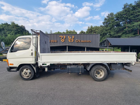 현대 마이티큐티 2.5톤 카고 - 중고 트럭 매물 이미지